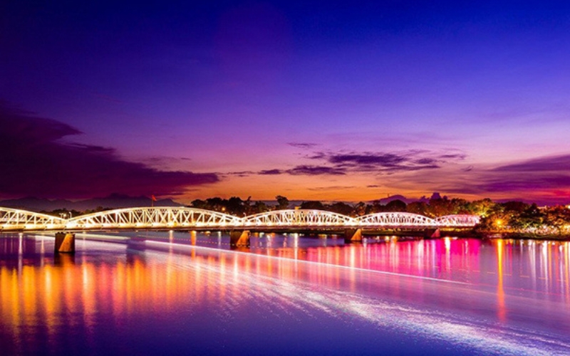 Photo collection – Truong Tien Bridge